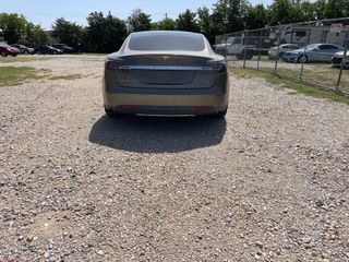 2015 Tesla Model S - Exterior Rear Center Image